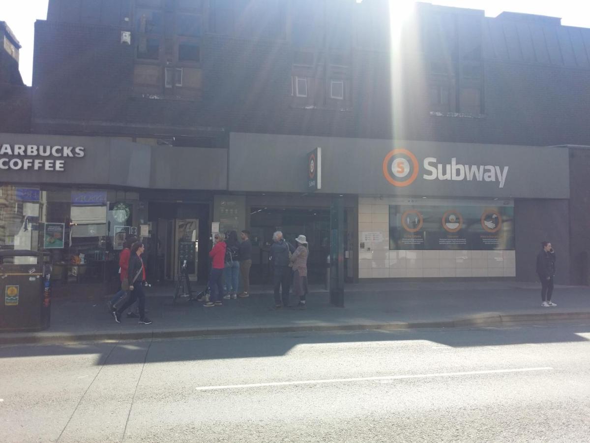 Newhall Glasgow Luaran gambar