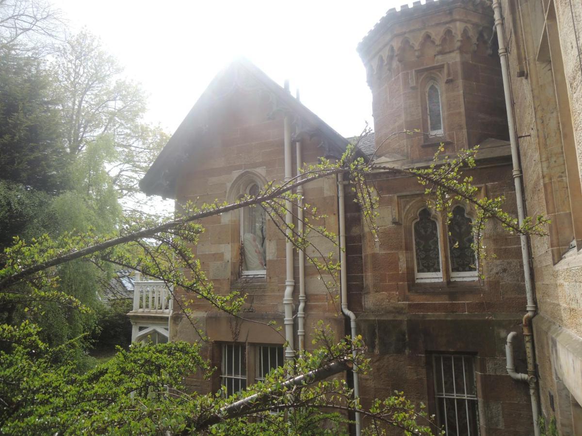 Newhall Glasgow Luaran gambar