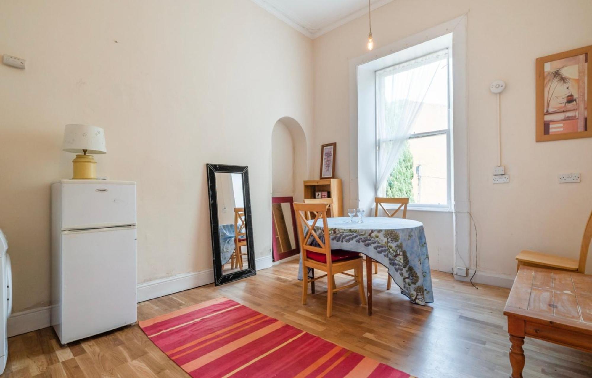 Newhall Glasgow Luaran gambar