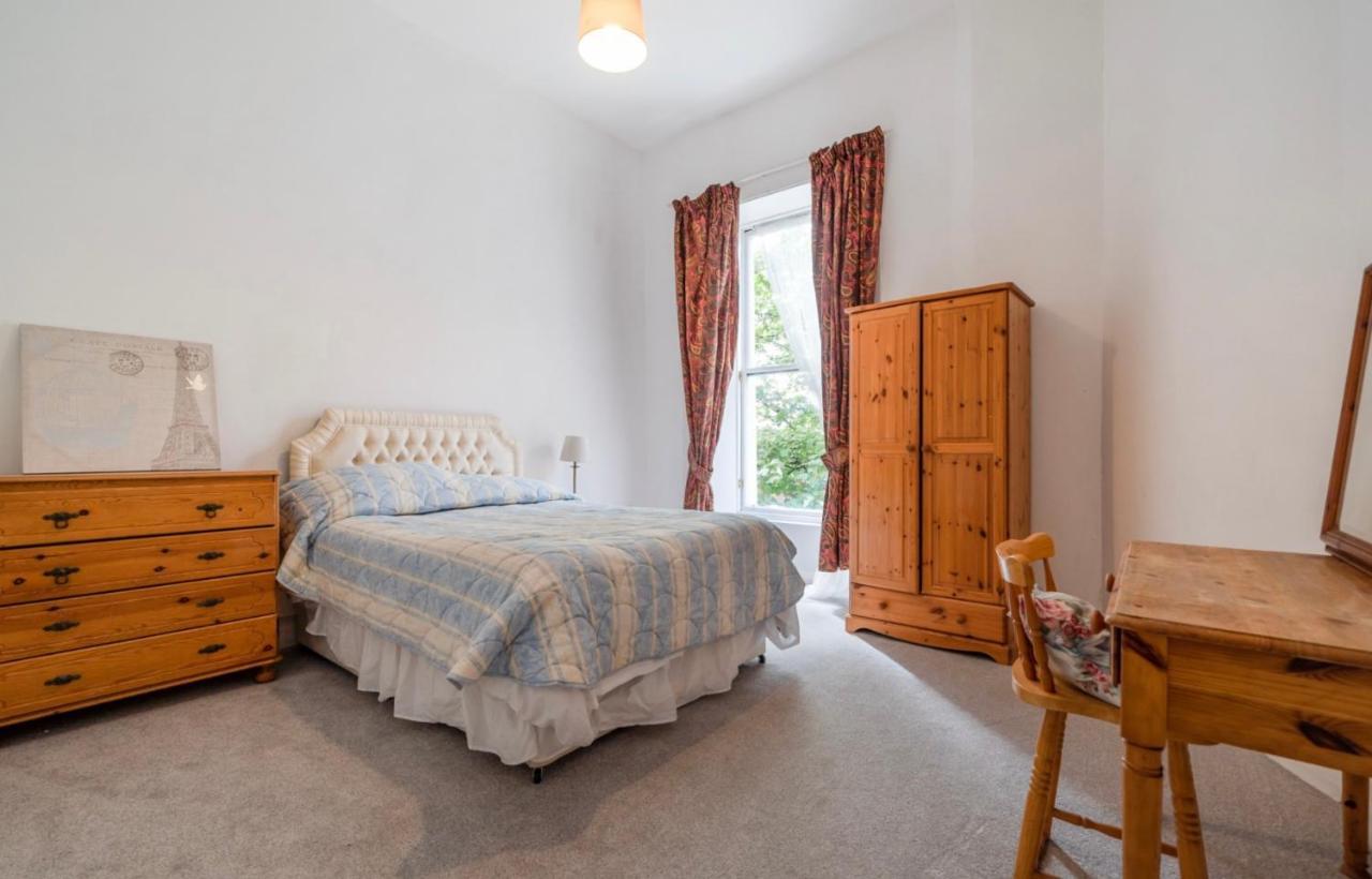Newhall Glasgow Luaran gambar