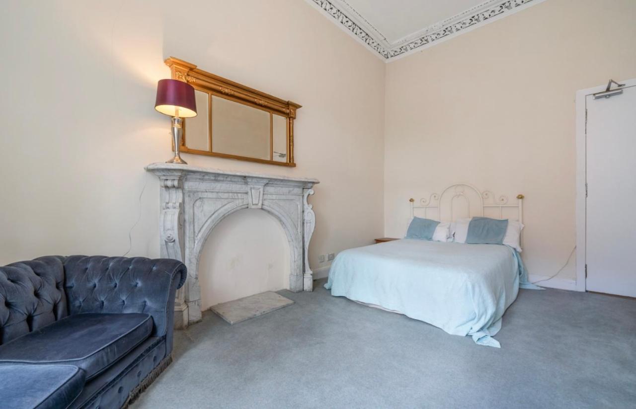 Newhall Glasgow Luaran gambar