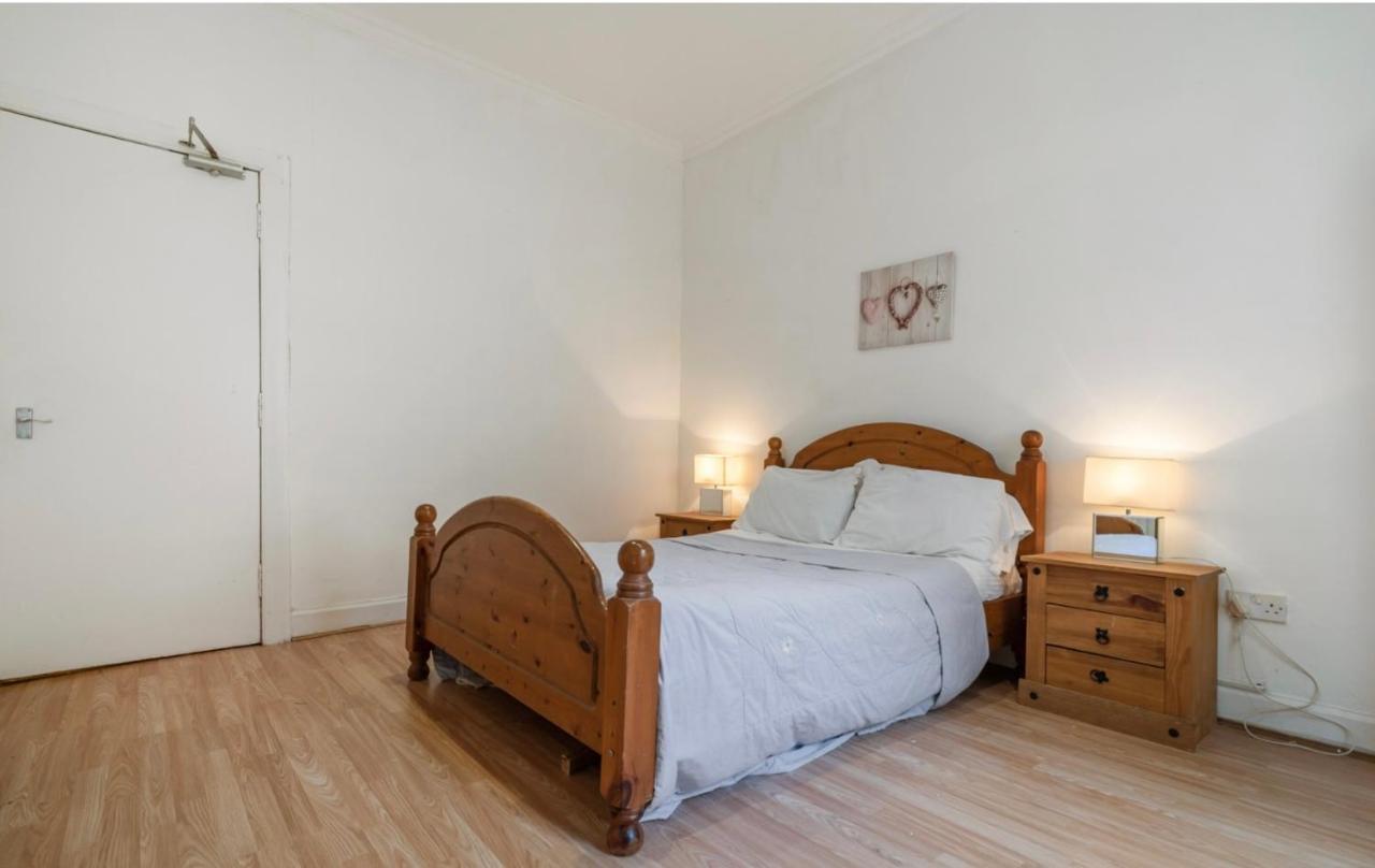 Newhall Glasgow Luaran gambar