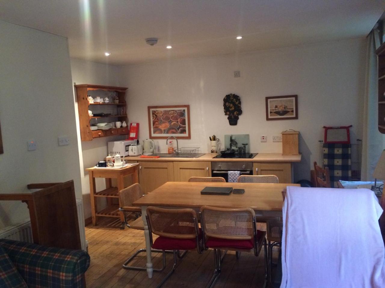 Newhall Glasgow Luaran gambar